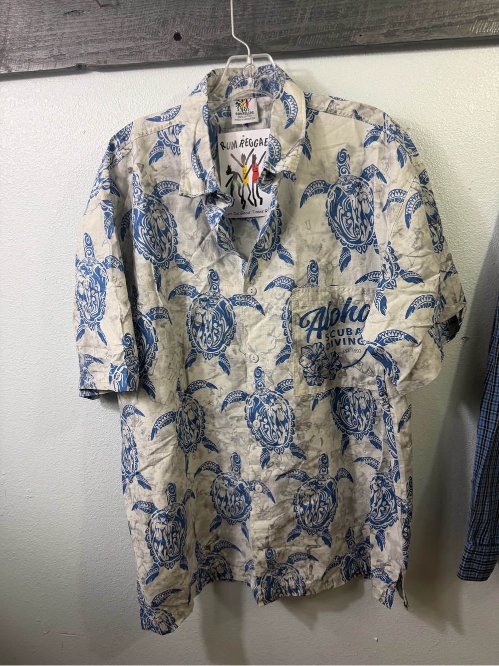 Rum Reggae Aloha Blue Turtle Print Short-Sleeve Button-Down Shirt